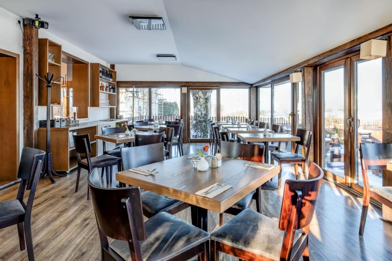Hotel Maralak Кунчице под Ондрейнікем Екстер'єр фото