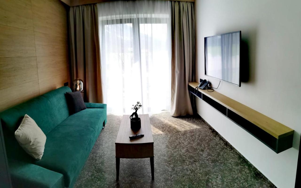 Hotel Maralak Кунчице под Ондрейнікем Екстер'єр фото